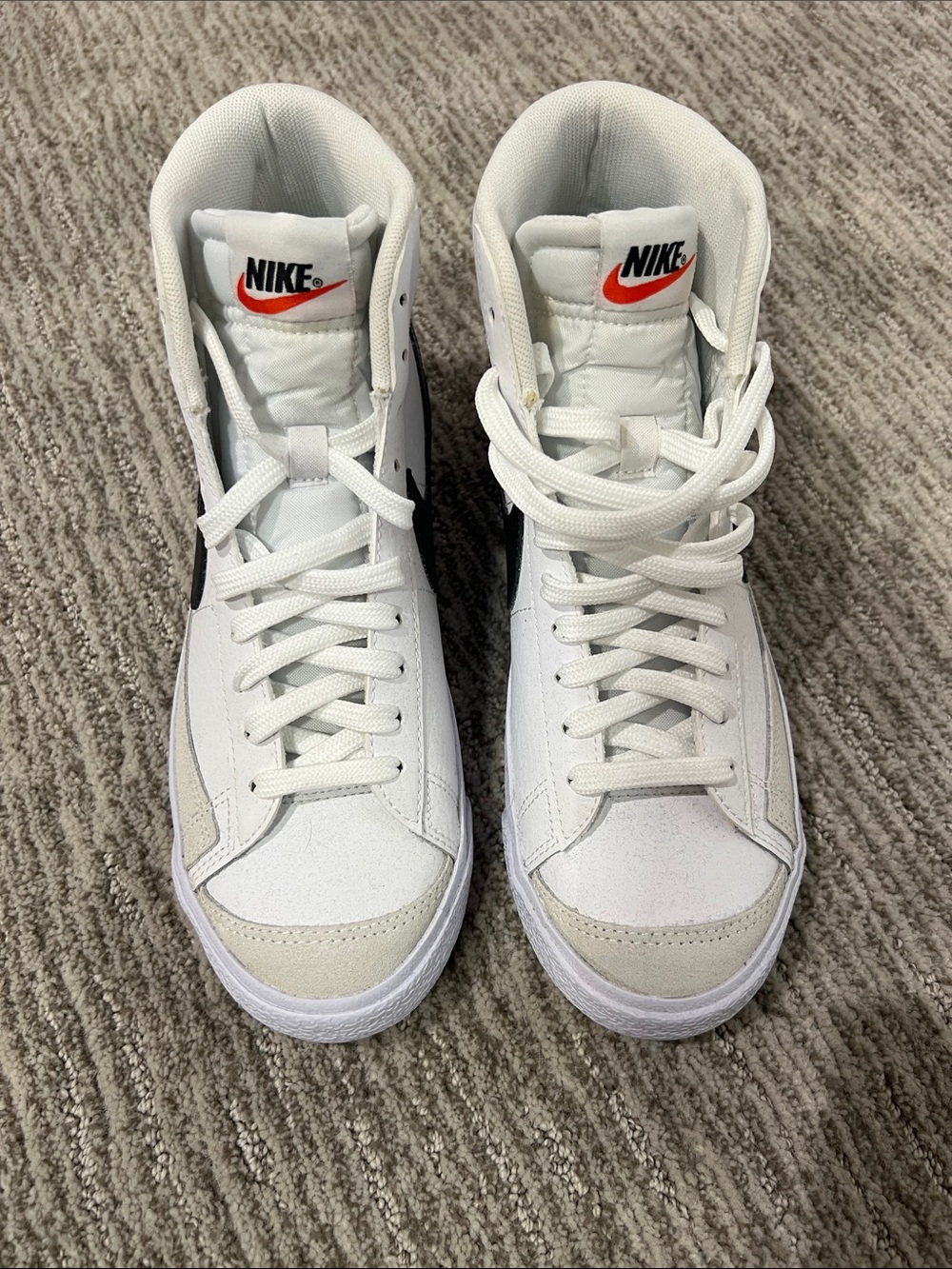 Boys Nike Blazer Mid '77 White w/black, NEW, Sz 7 (women’s 8.5) - Picture 2 of 5